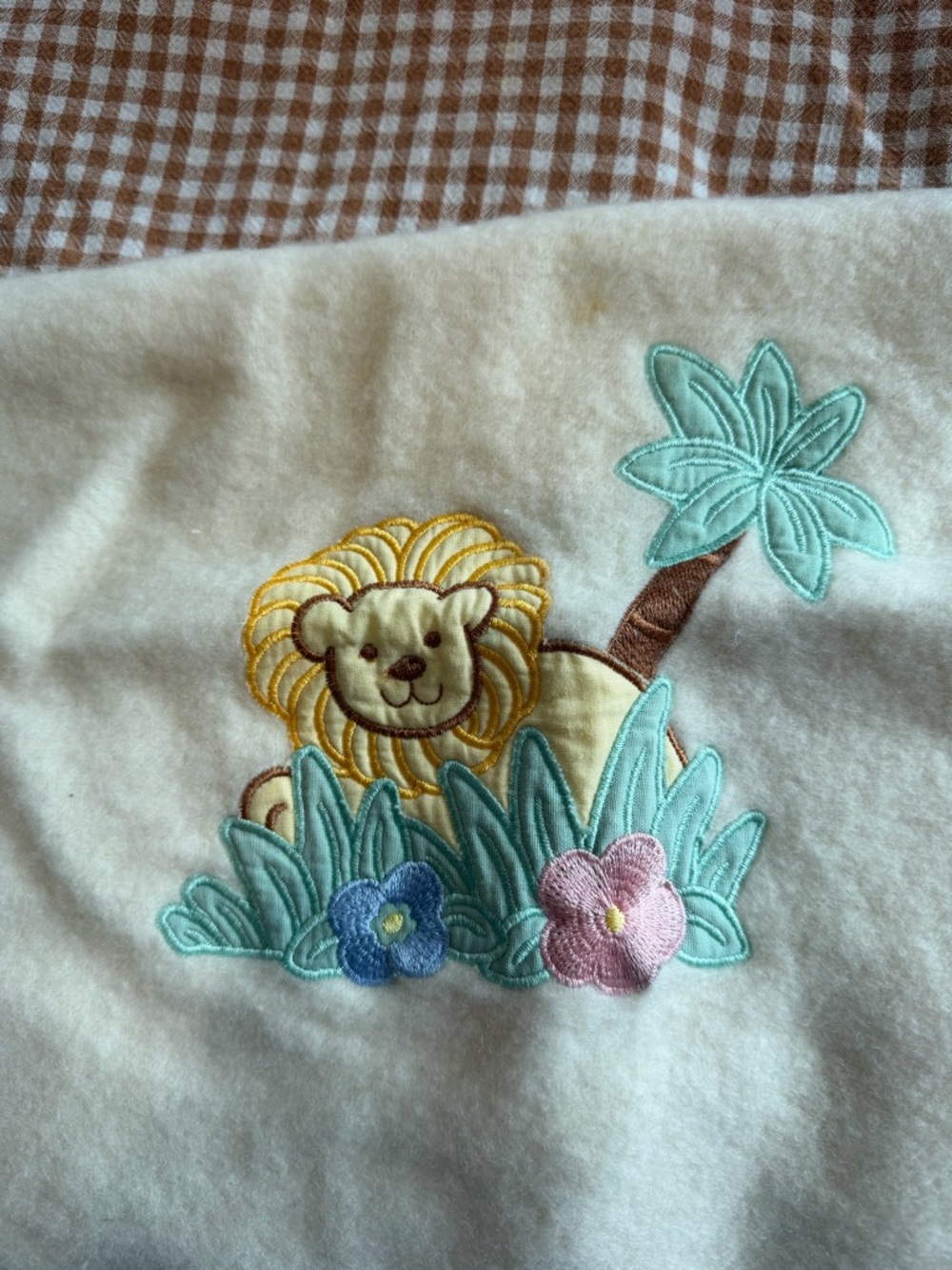Compagnia Lane 100% Mongolian Cashmere Cream Blanket with Lion Embroidery - Picture 6 of 7